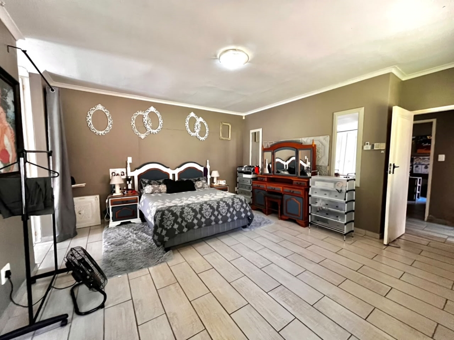 To Let 4 Bedroom Property for Rent in Cashan North West